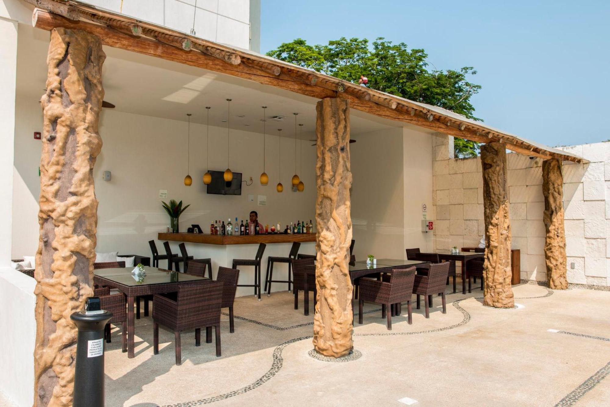 Holiday Inn Acapulco La Isla By Ihg Екстериор снимка